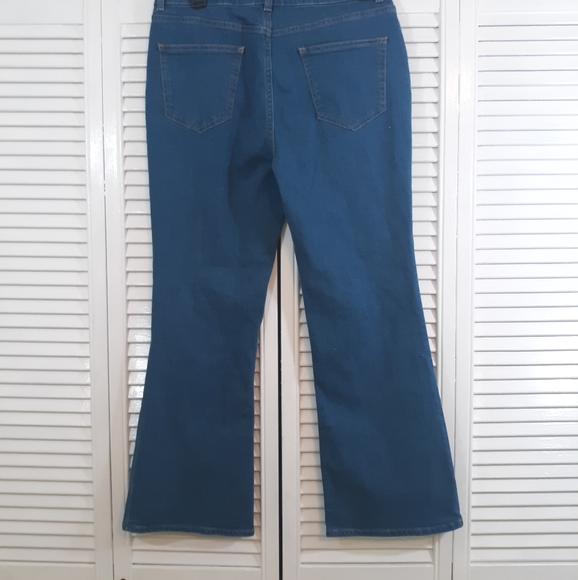 Massimo Dutti hi rise crop flare Jeans sz 8 *W - Picture 7 of 7